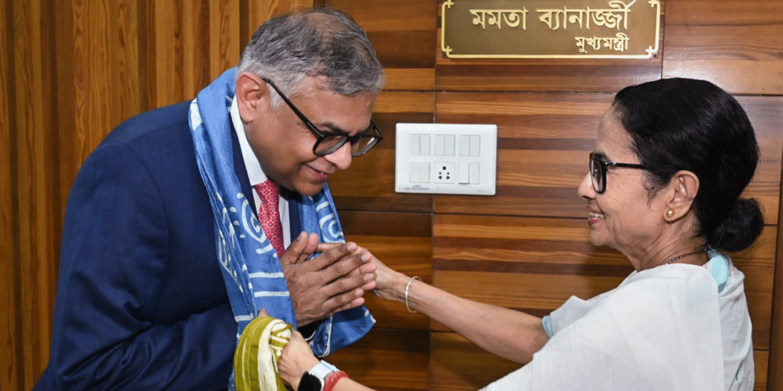 মুখ্যমন্ত্রী মমতা ব্যানার্জী ও টাটা সন্স চেয়ারম্যান নাটরাজন চন্দ্রশেখরনের বৈঠক এবং নিউ টাউনে TCS-এর অফিস ভবনের পরিকল্পনা চিত্র